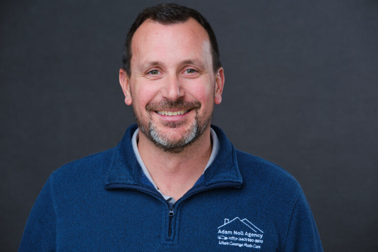 Adam Noll headshot